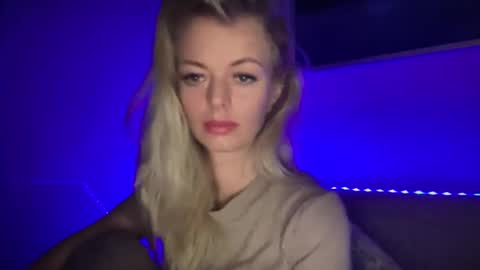 Valerie  online show from November 27, 8:27 pm