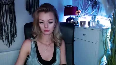 Valerie  online show from January 14, 5:12 pm