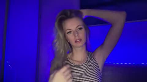 Valerie  online show from February 25, 10:46 pm