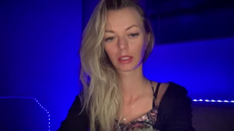 Valerie  online show from September 11, 9:43 am