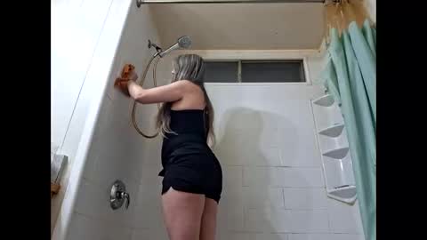 ValerieRayne online show from February 21, 5:32 am