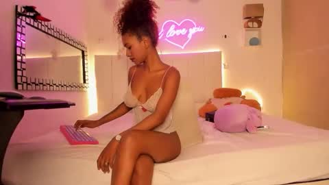 valeria online show from December 1, 9:35 pm