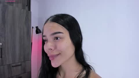 Cris  online show from February 9, 1:09 am