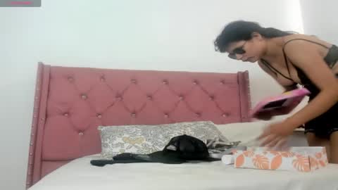 valery_hot692 online show from May 19, 7:21 pm