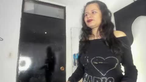 valery_hot692 online show from July 11, 8:12 pm