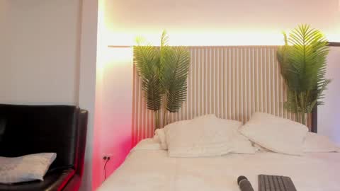 valery_kai online show from April 14, 9:51 pm