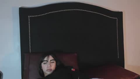valey_nicole online show from July 18, 10:01 pm