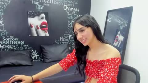 valey_nicole online show from June 17, 9:53 pm