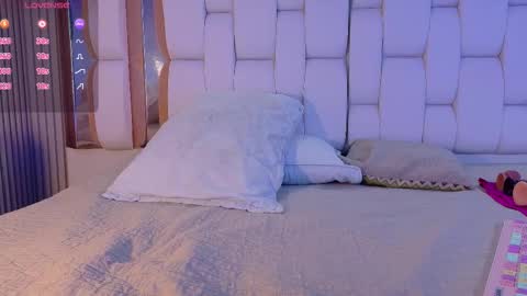 Valkiria moore  online show from September 21, 10:47 pm