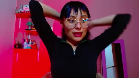 valkiry_ online show from December 15, 1:23 am