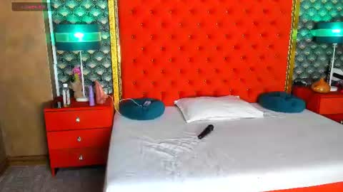 Valerie Val V online show from June 11, 8:45 am
