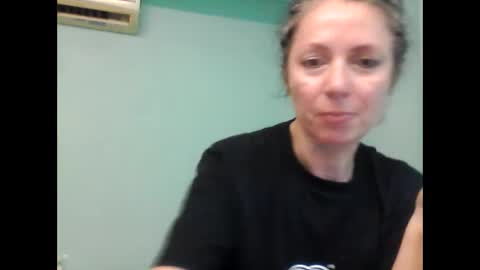 Snapshot of valleriwind chatting on February 3, 3:17 pm ValleriWind online show from February 3, 3:17 pm