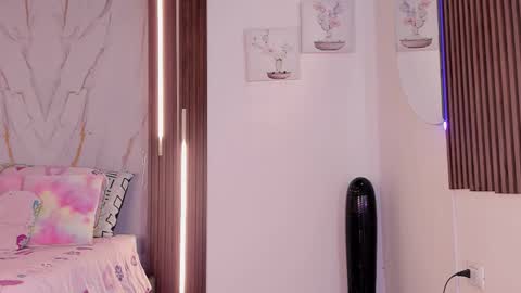 Vallolet Peach  online show from February 26, 12:08 pm