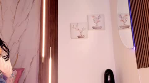 Vallolet Peach  online show from April 7, 12:07 pm