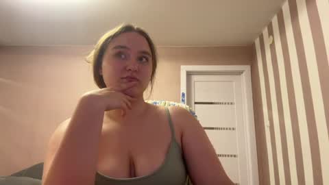 Lily online show from June 11, 9:35 pm