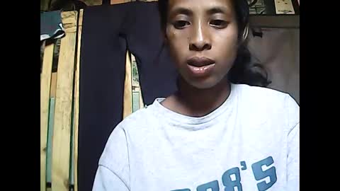 valysexyhot online show from April 13, 6:50 am