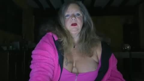 vampwoman online show from November 17, 7:11 am