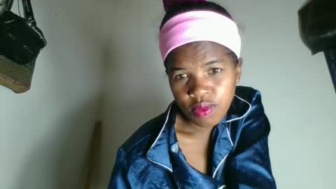 vanafiry online show from April 25, 12:18 pm