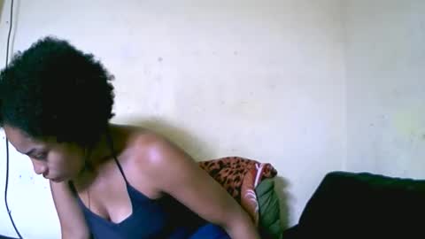 Snapshot of vanah344375 chatting on October 1, 8:19 pm vanah344375 online show from October 1, 8:19 pm