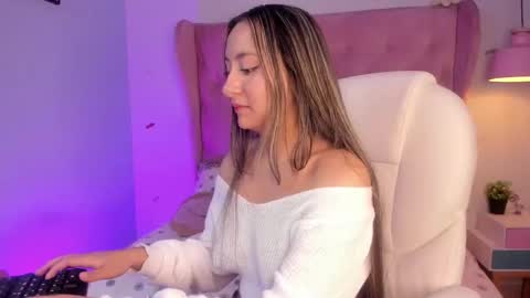 vanelope_evans_ online show from November 28, 1:18 pm