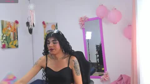 vanes_hontter online show from July 23, 3:42 pm