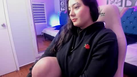 Vanesa online show from February 17, 1:32 pm