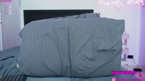 Snapshot of vanessa_suarez chatting on October 16, 3:06 am Vanessa online show from October 16, 3:06 am