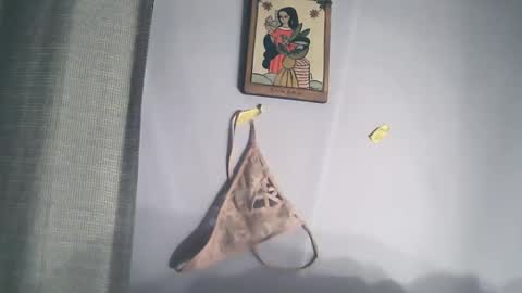 vanessaanythinggoes online show from April 9, 2:15 am