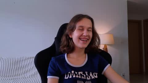 vanessa online show from December 13, 1:48 am