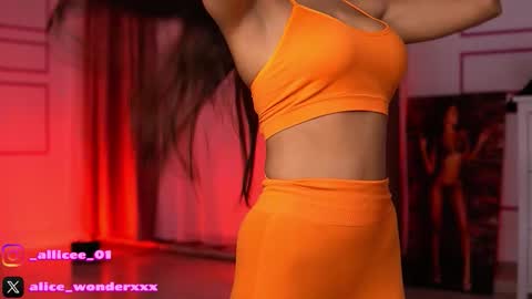 Vanessa Simon online show from February 13, 7:55 am