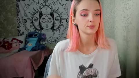 Snapshot of vanilla_arya chatting on February 6, 11:09 am Adelina online show from February 6, 11:09 am