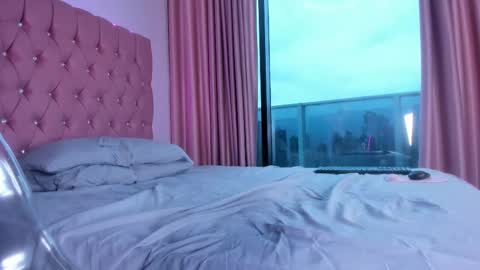 VanillaFlo online show from March 13, 6:16 am