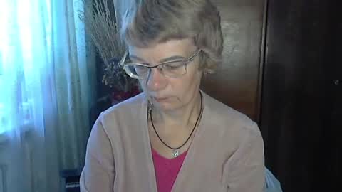 Vanillaxcreamy online show from November 2, 9:31 am