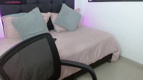 vane online show from March 28, 6:53 pm