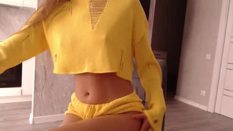 Varonica Caprii Online this week  Monday Tuesday Thursday Friday online show from November 29, 8:22 am