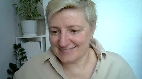 vea_motty online show from April 16, 8:03 am