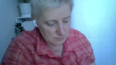 vea_motty online show from May 8, 3:17 pm
