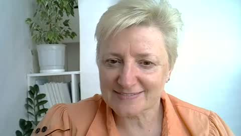 vea_motty online show from June 12, 12:15 pm