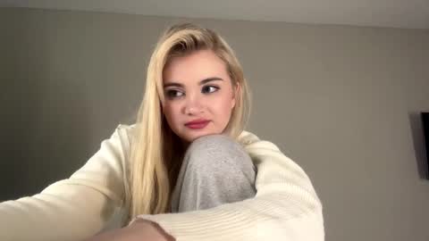 Monika online show from February 15, 1:10 pm