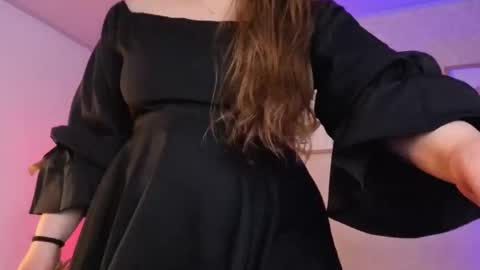 Vee Simons online show from October 24, 12:00 am