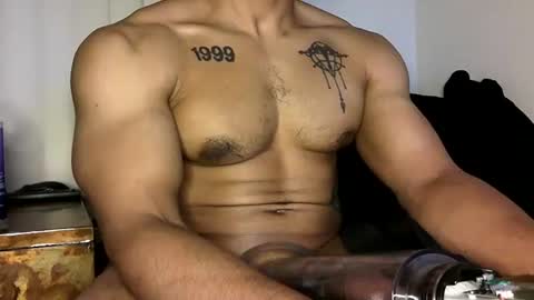 Vegas Love online show from October 16, 6:35 am