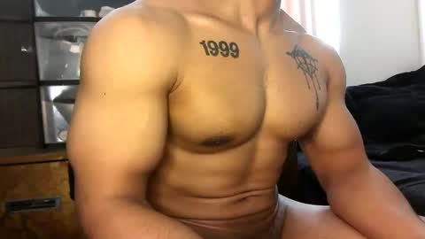 Vegas Love online show from January 10, 9:20 pm