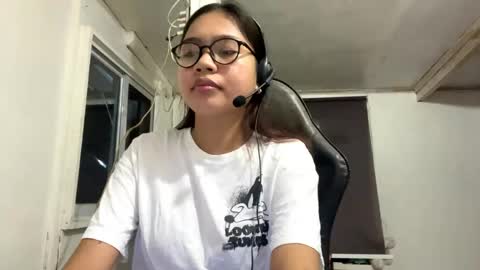 Sophie online show from June 5, 2:22 pm