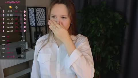 veliapascanik online show from February 4, 3:49 pm