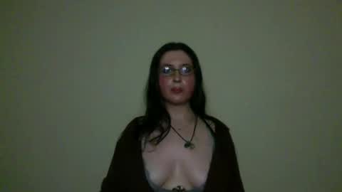 velira_ online show from November 14, 5:42 am