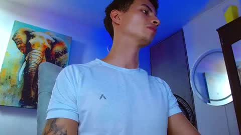 velk_hot1 online show from March 19, 4:01 pm