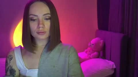 velour_myst online show from June 19, 5:52 pm