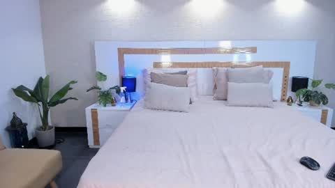 veluna_ online show from July 17, 12:18 pm