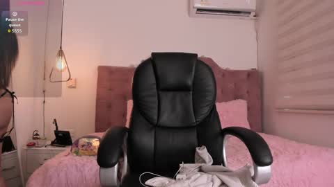 velveet_ online show from September 13, 12:18 pm