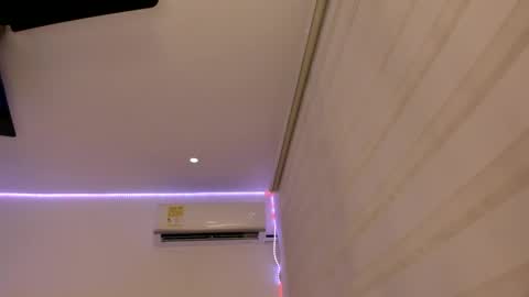 velveet_ online show from September 16, 12:51 pm